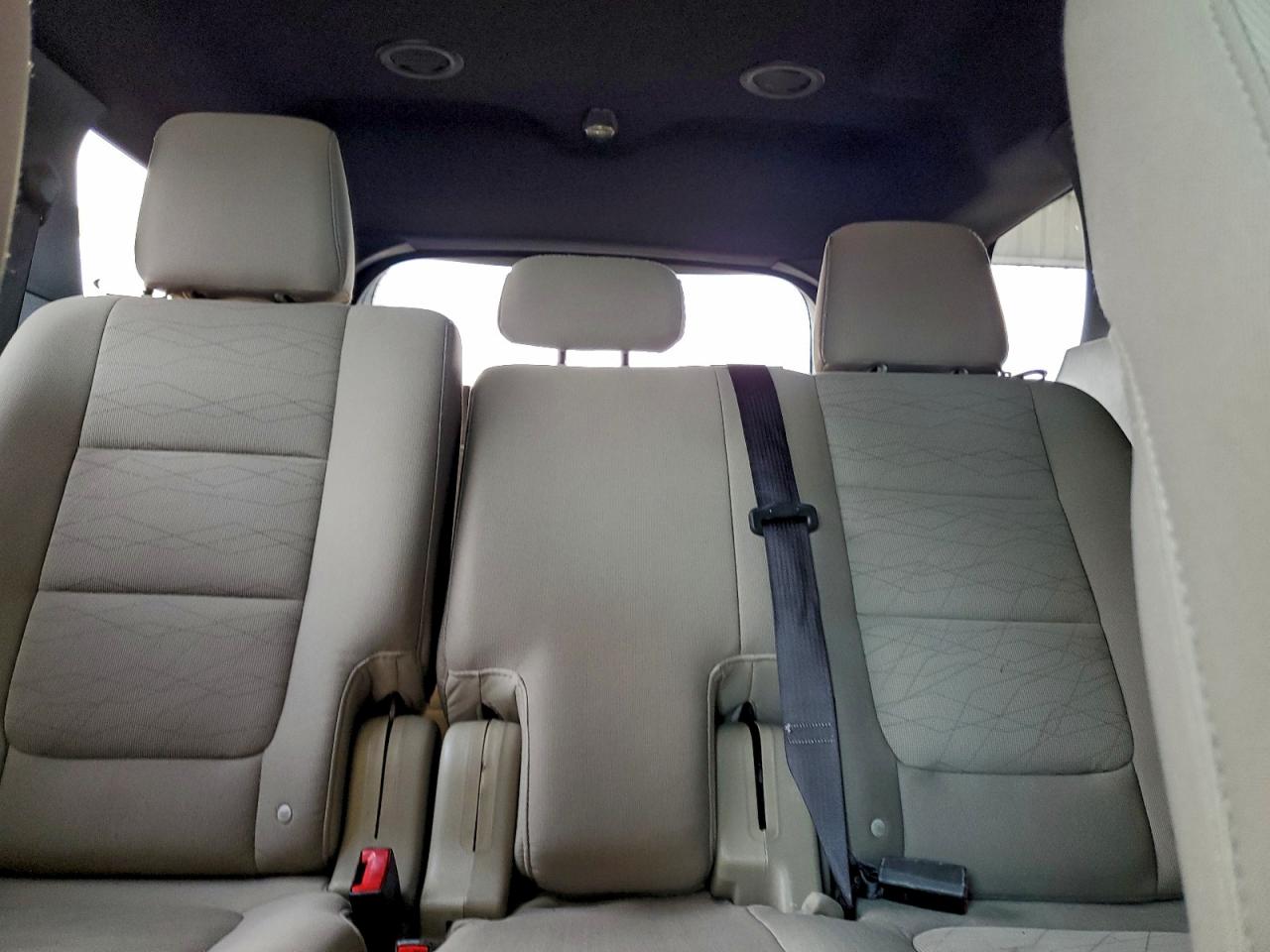 Ford Explorer Image 2