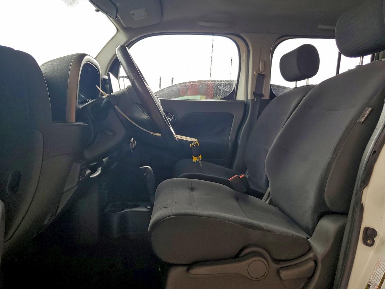 Nissan cube Base Image 5