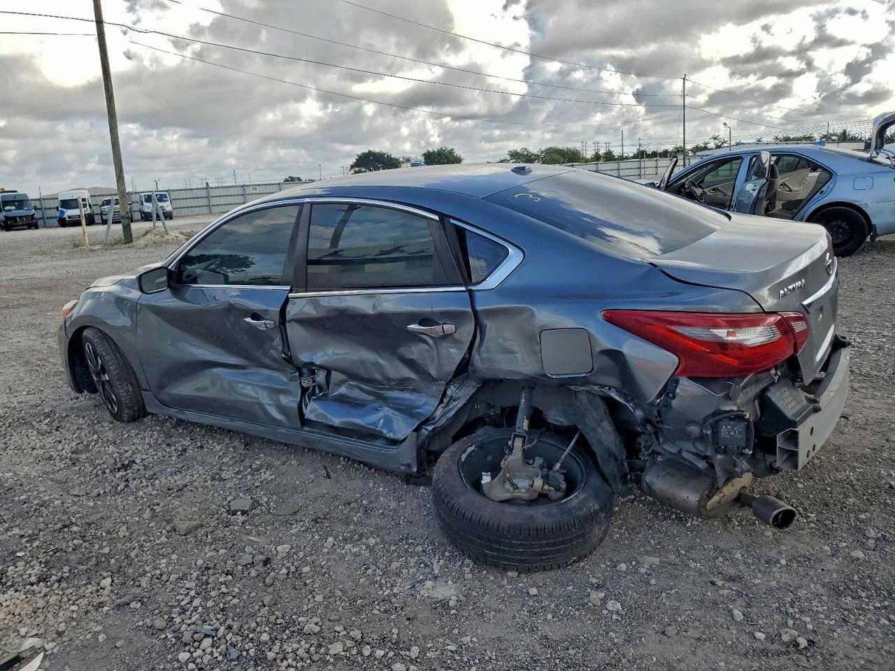 Nissan Altima 2.5 Image 2