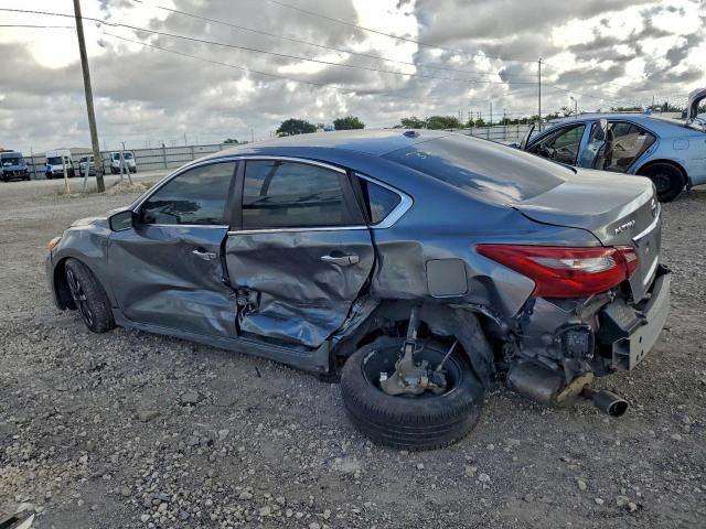 Nissan Altima 2.5 Image 2