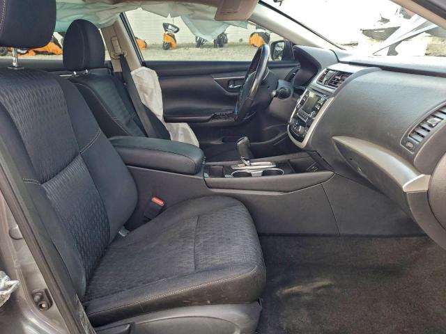 Nissan Altima 2.5 Image 12