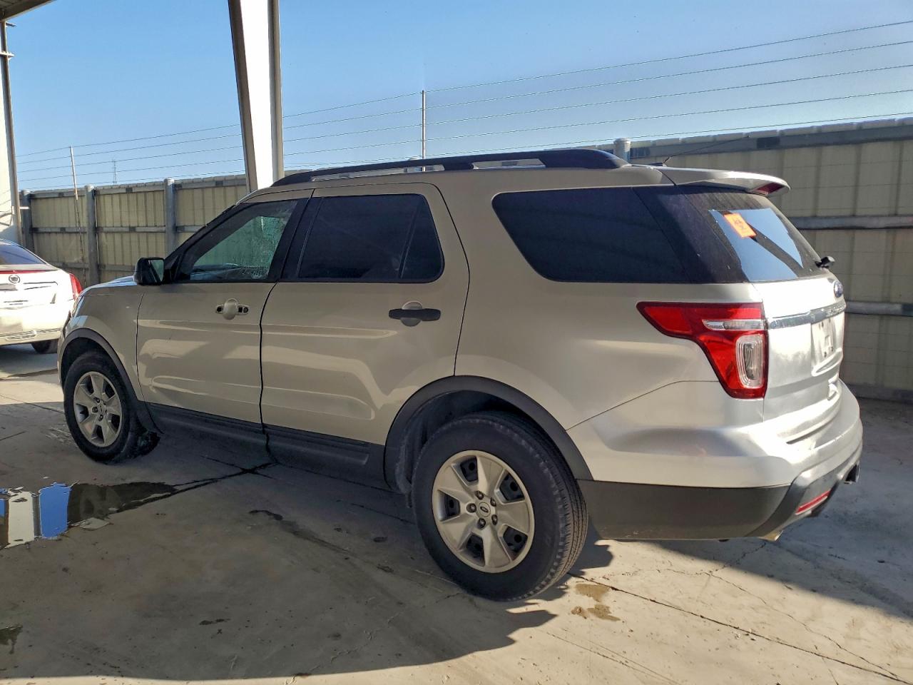 Ford Explorer Image 6