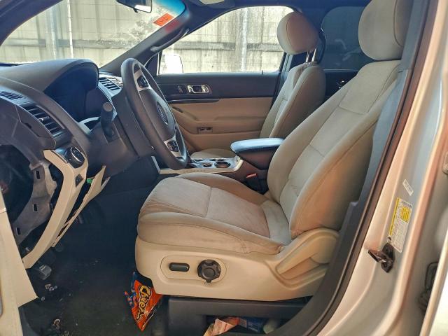 Ford Explorer Image 12