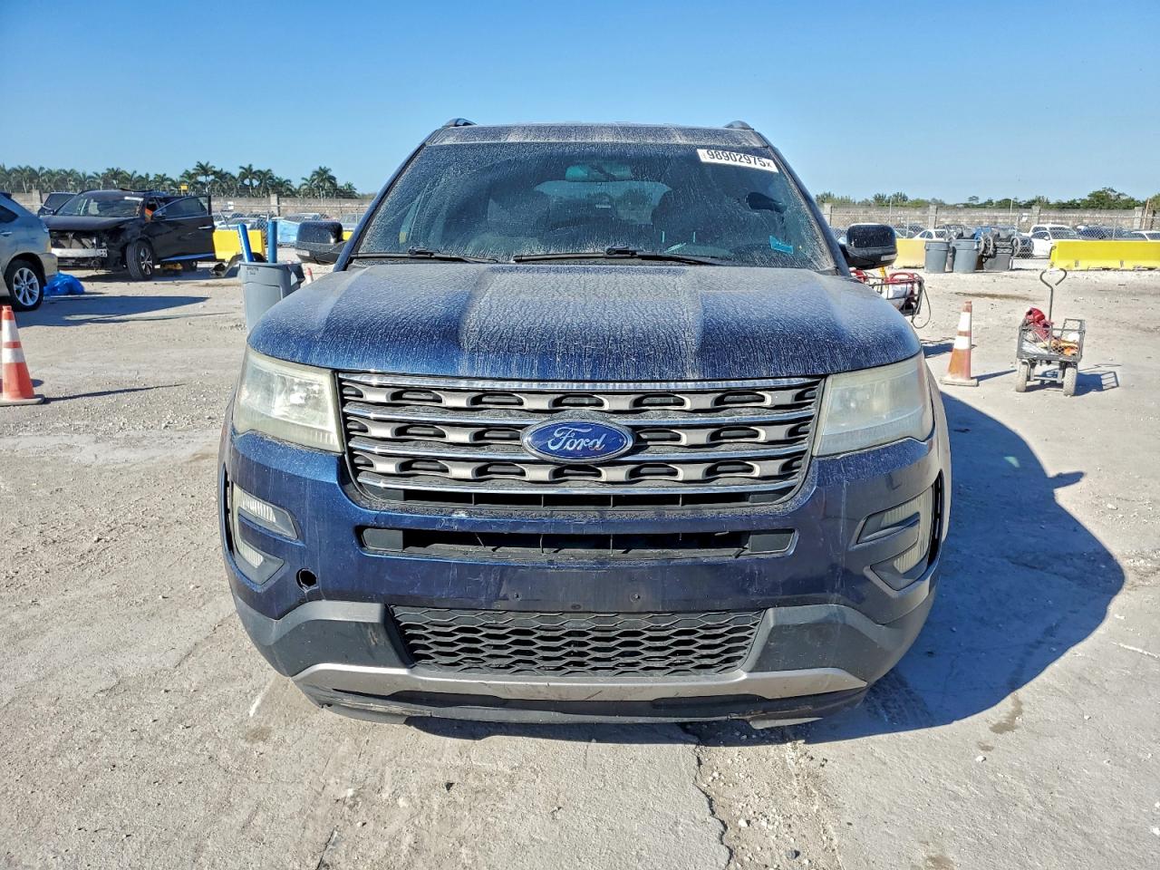 Ford Explorer Xlt Image 8