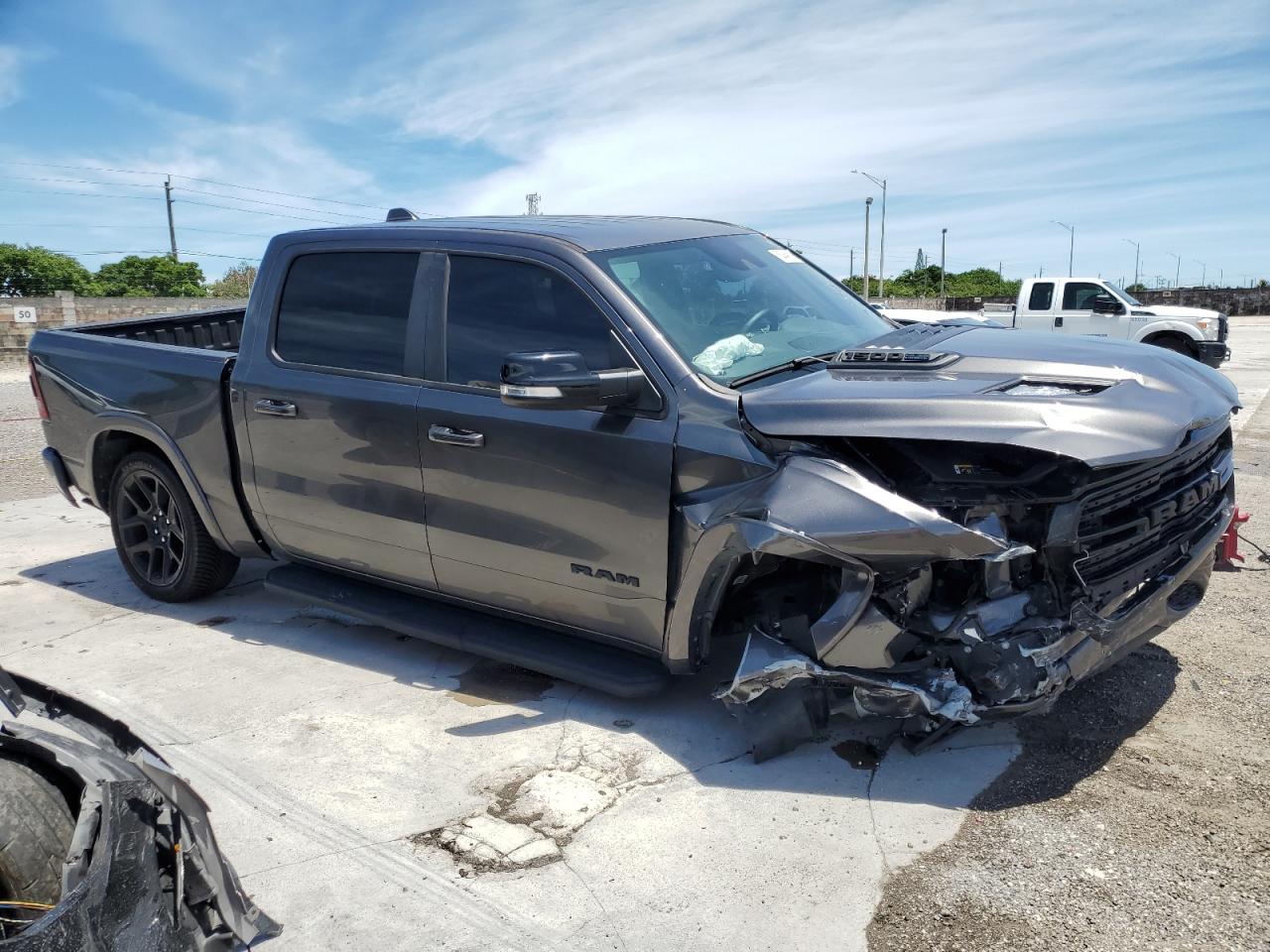 Ram 1500 Laramie Image 5