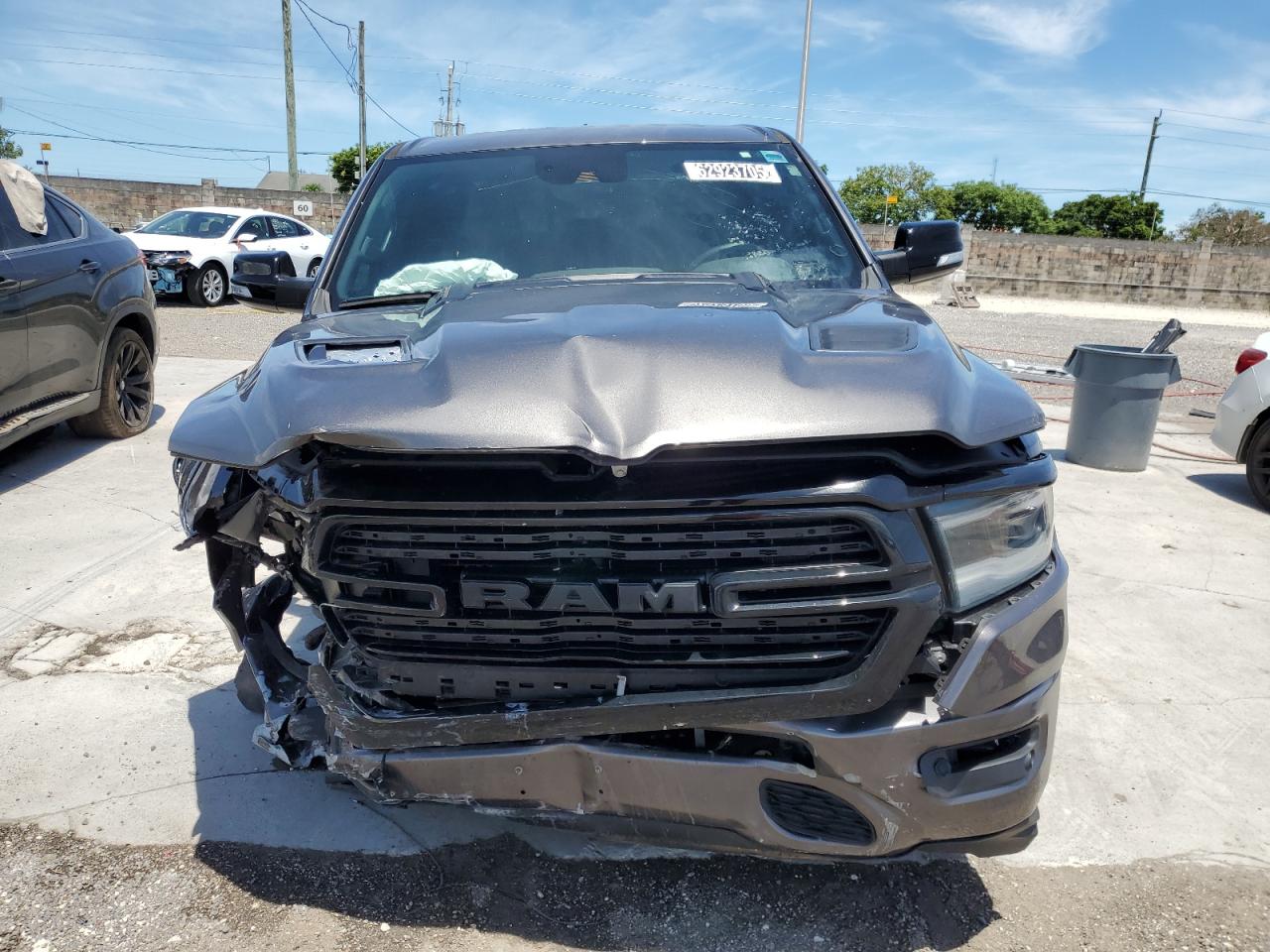 Ram 1500 Laramie Image 4