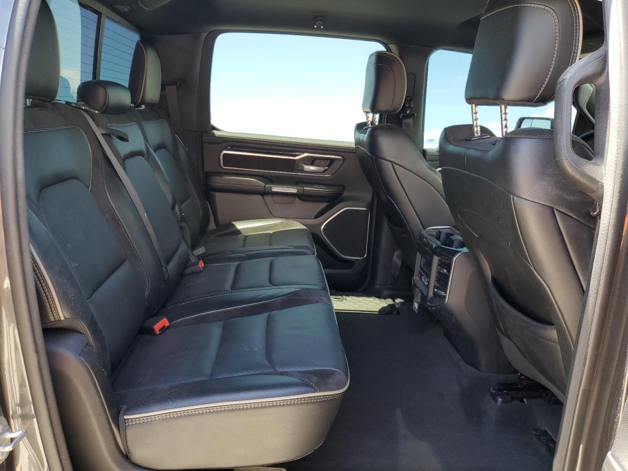 Ram 1500 Laramie Image 10