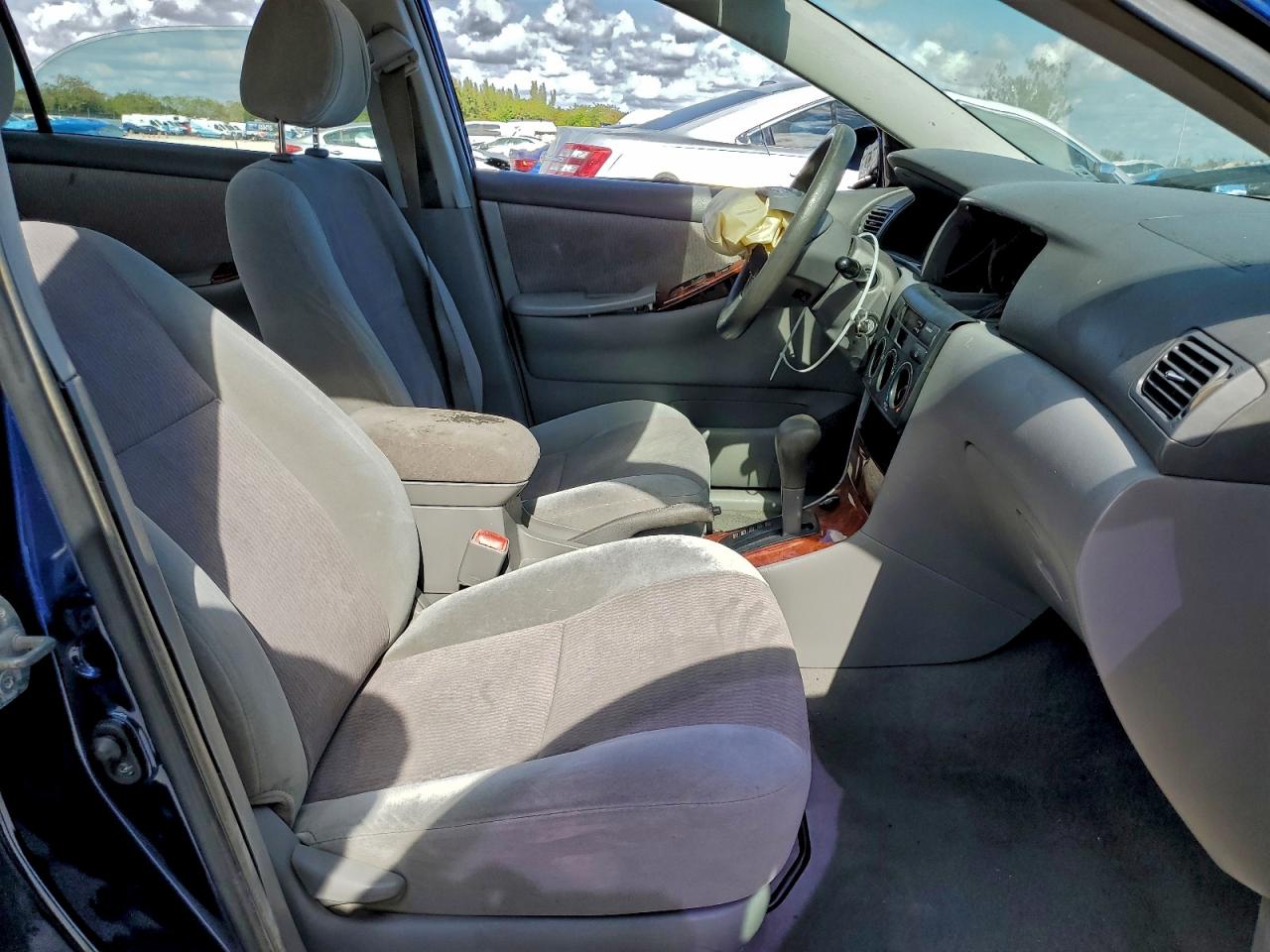 Toyota Corolla Ce Image 11