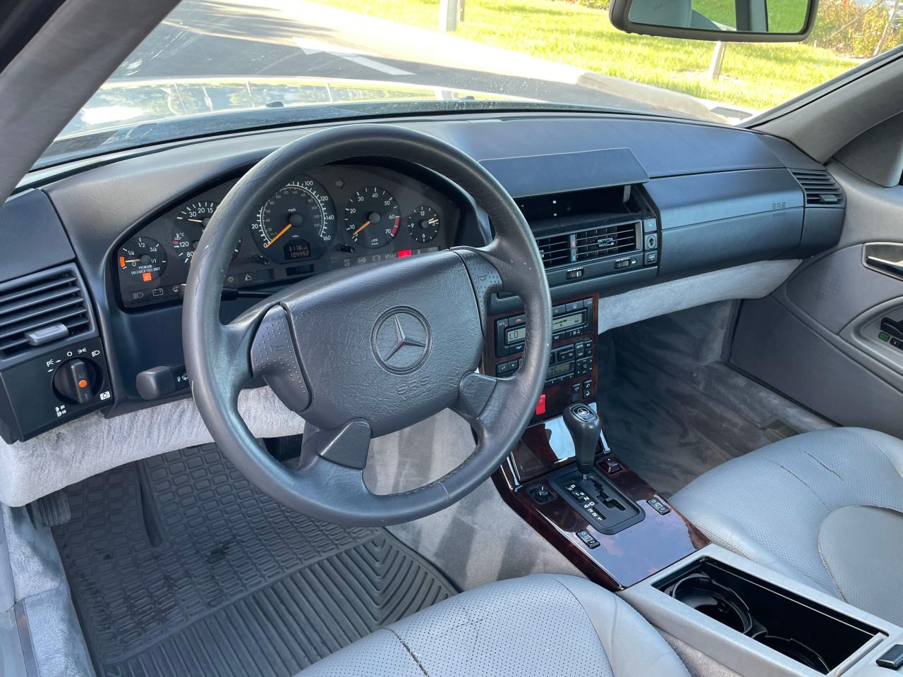 Mercedes-Benz S-Class 500 Image 10