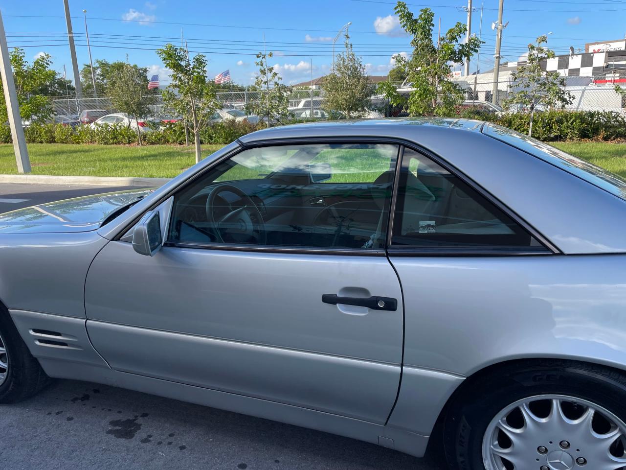 Mercedes-Benz S-Class 500 Image 11