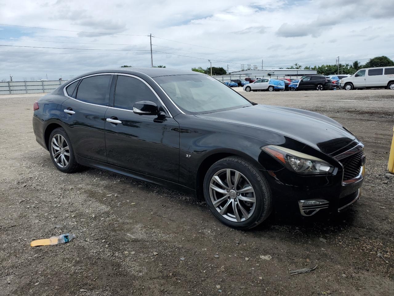 INFINITI Q70 3.7 Image 11
