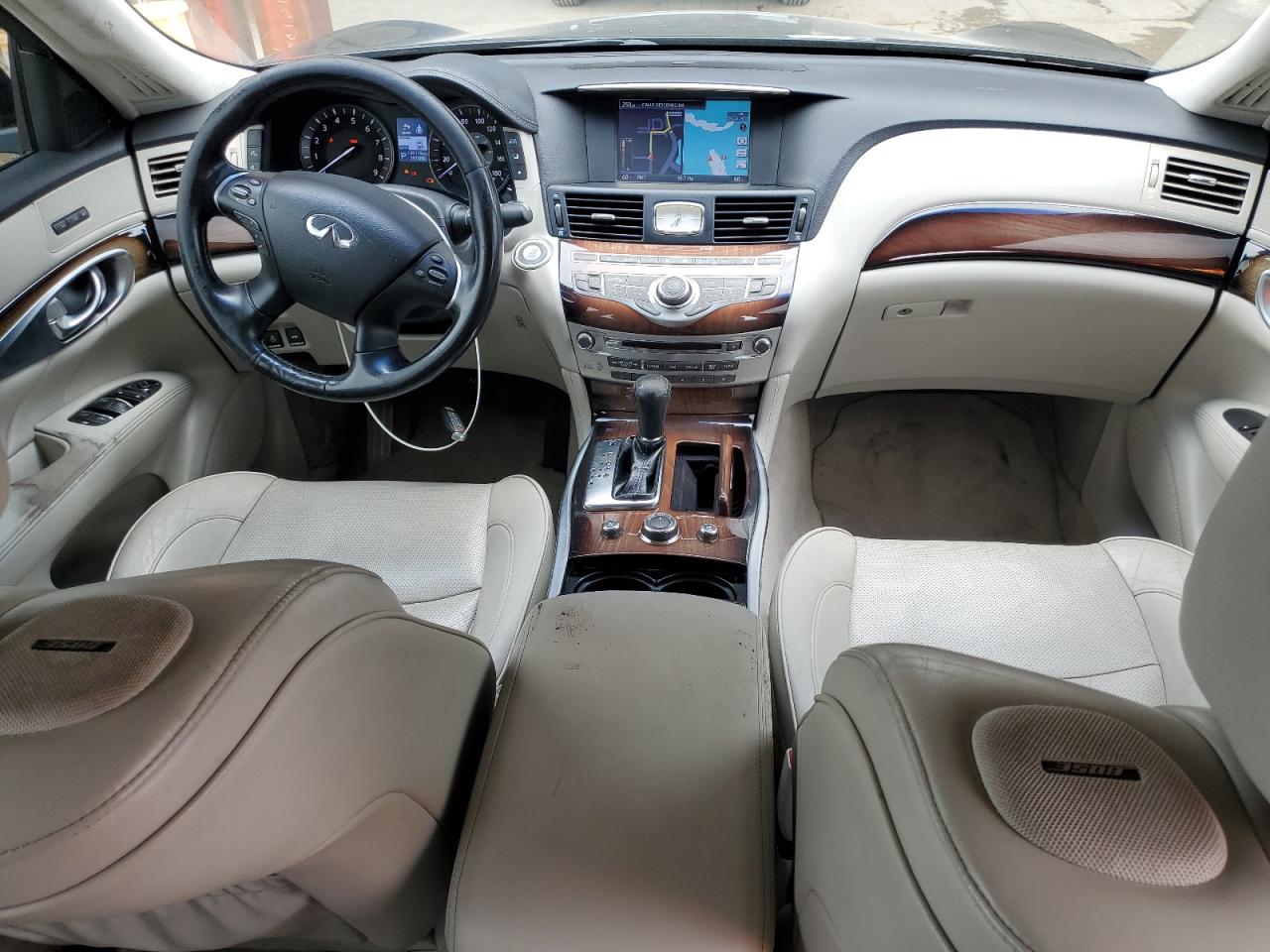 INFINITI Q70 3.7 Image 8