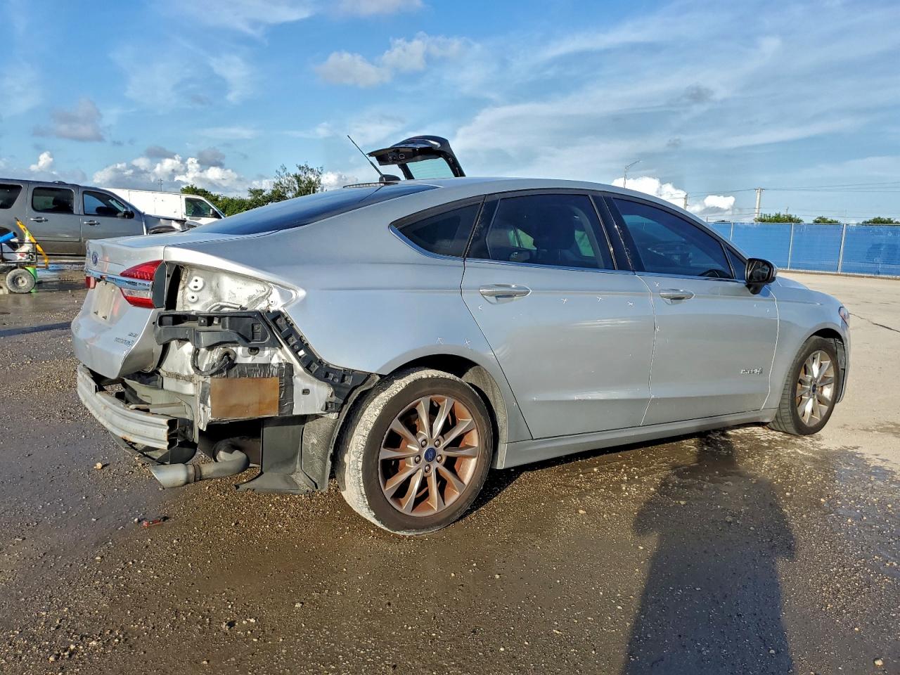 Ford Fusion Se Hybrid Image 5