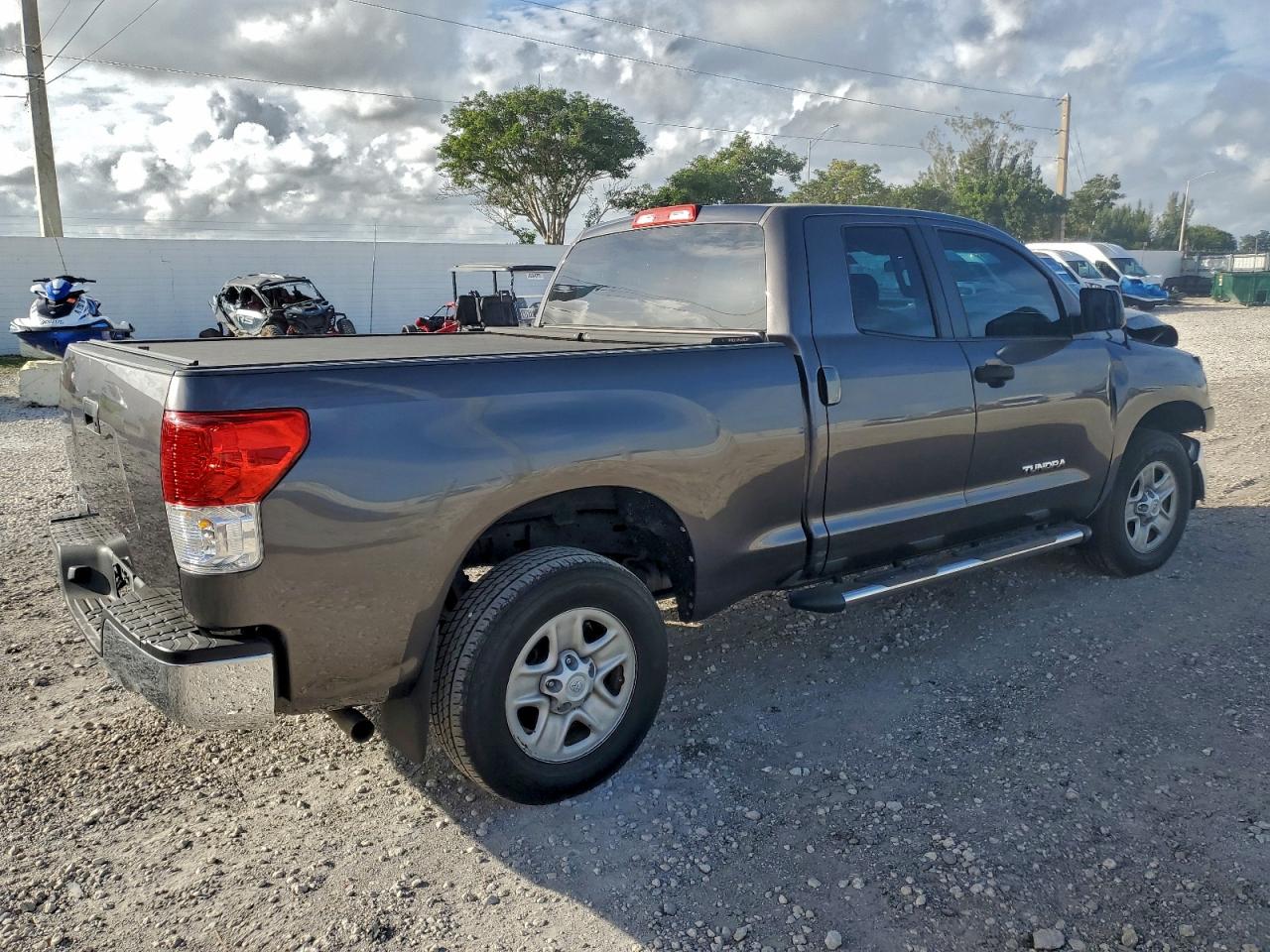 Toyota Tundra Double Cab Sr5 Image 3