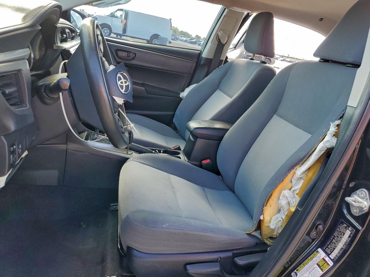 Toyota Corolla L Image 8