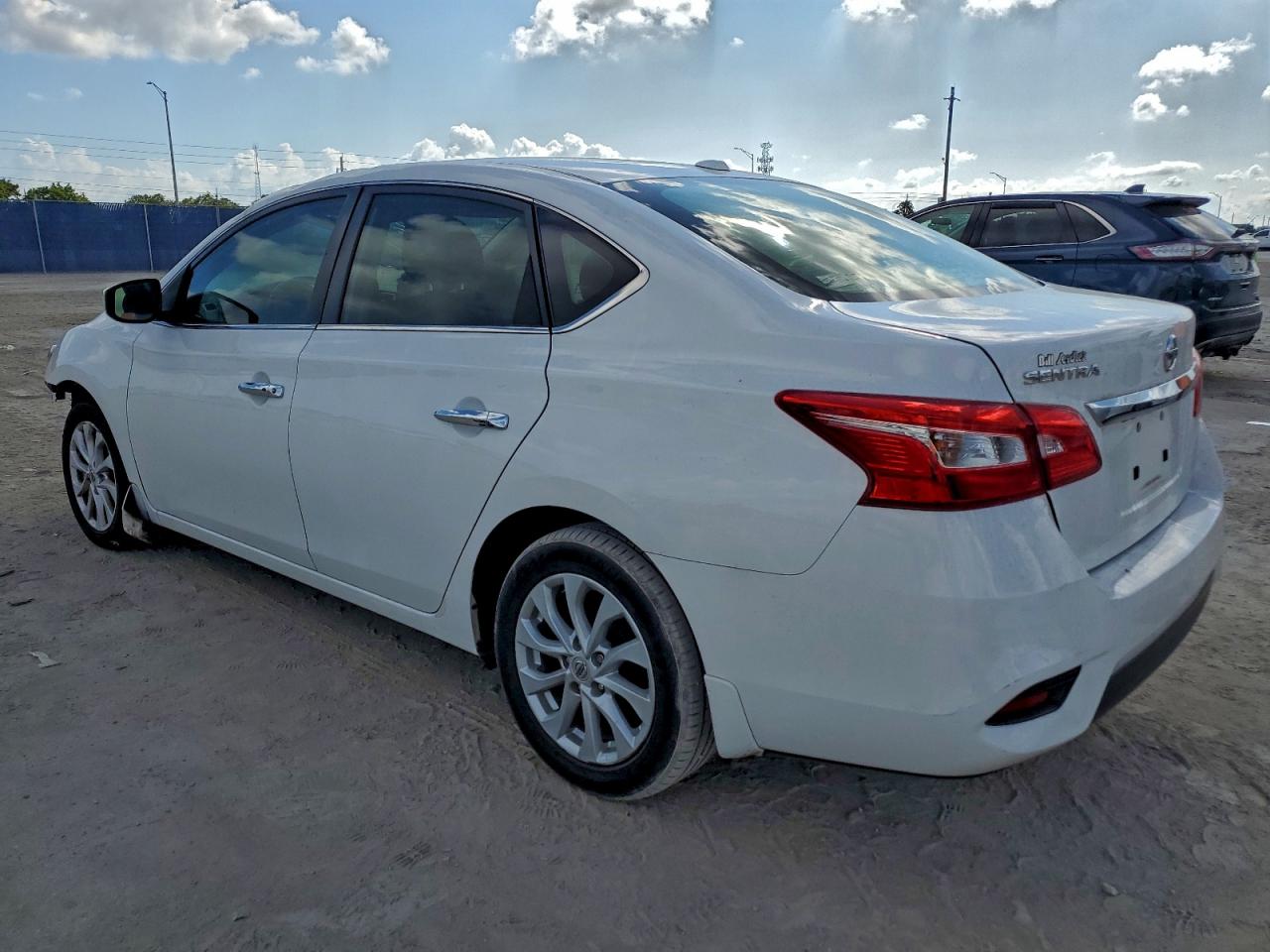 Nissan Sentra S Image 3