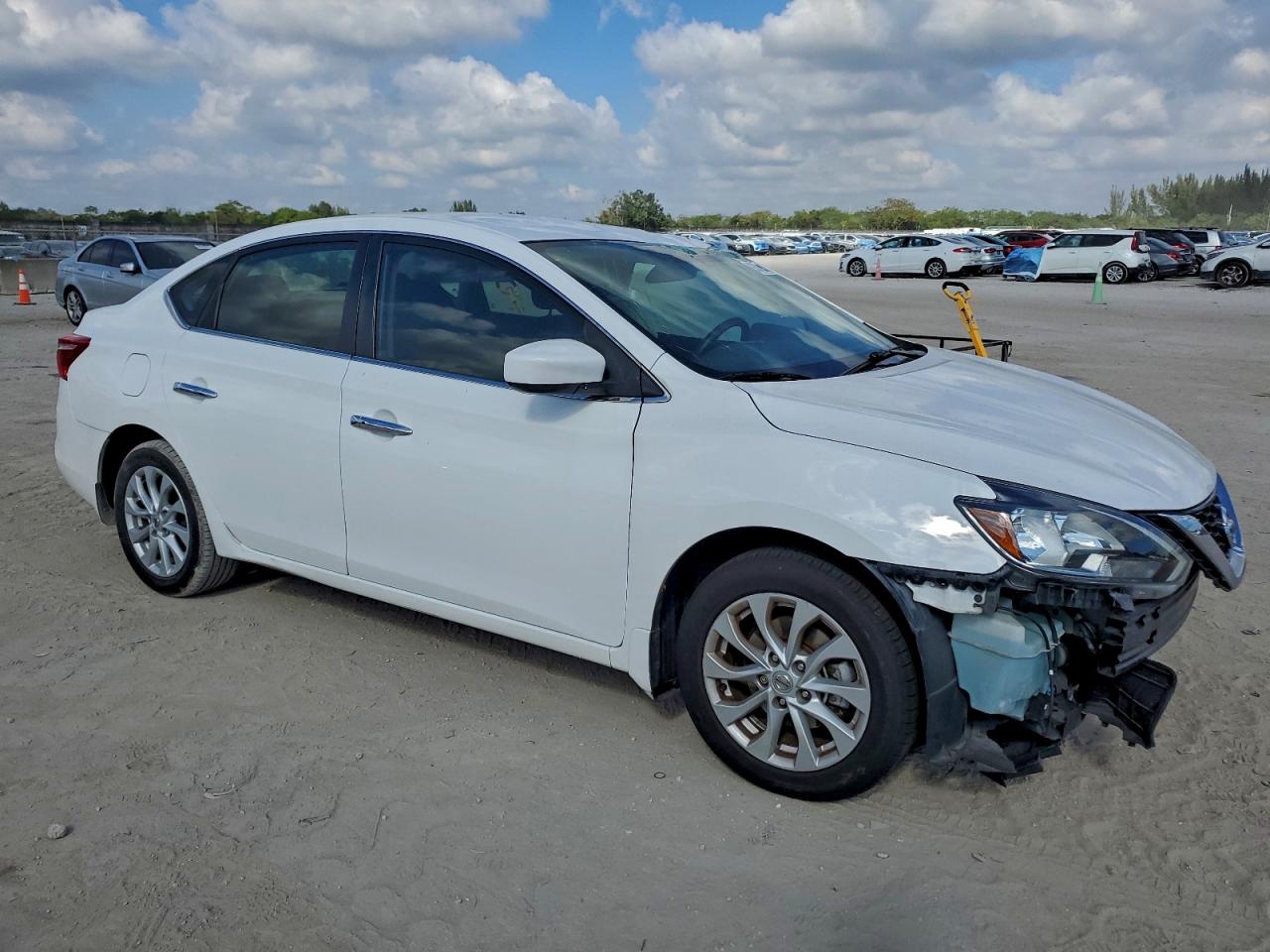 Nissan Sentra S Image 9