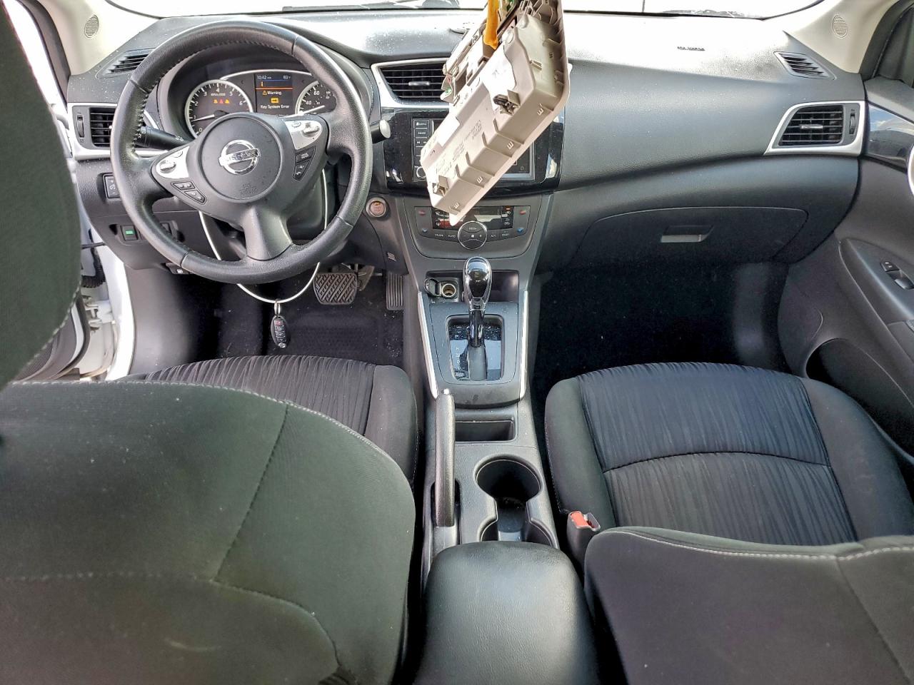 Nissan Sentra S Image 4