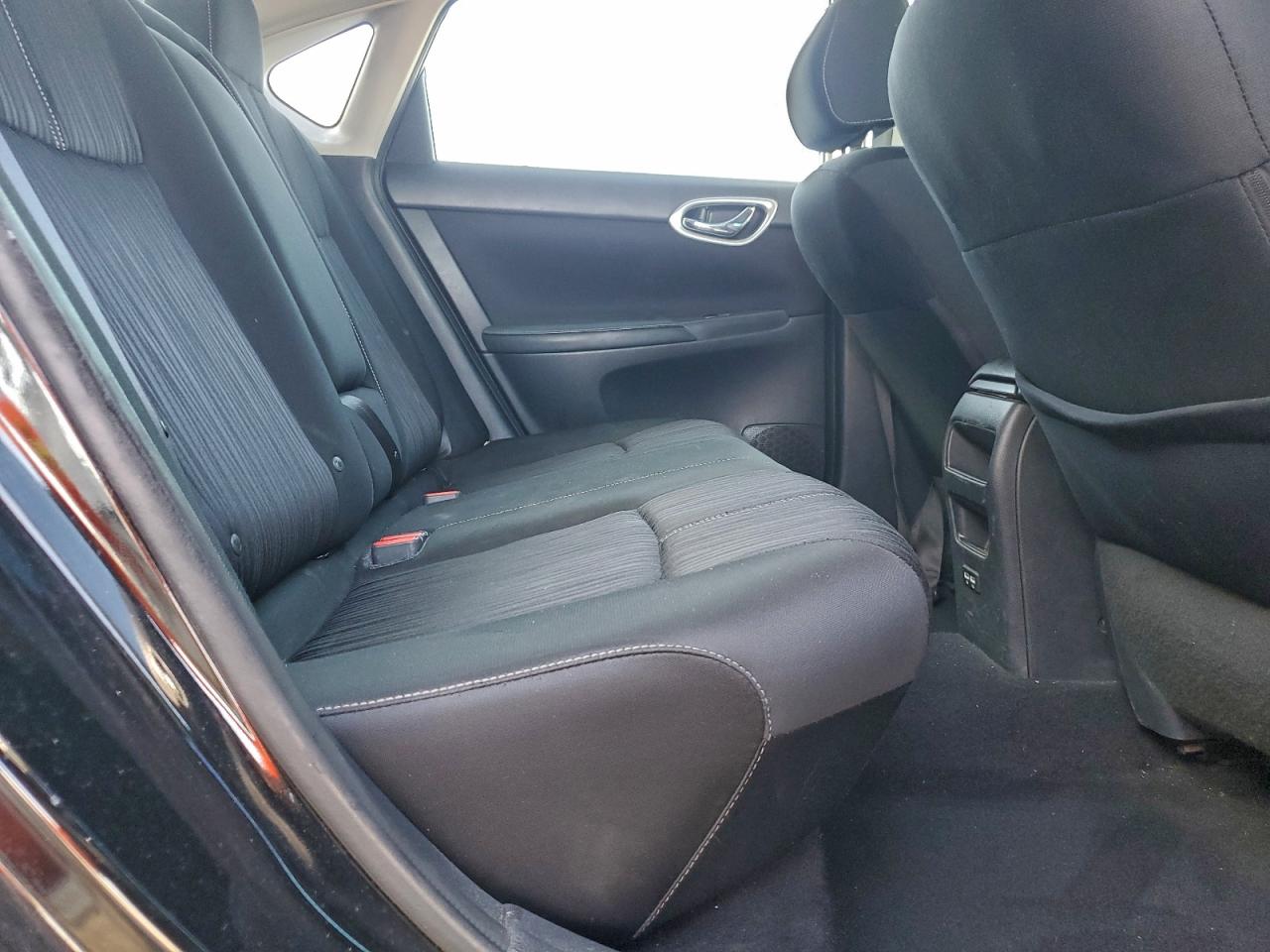 Nissan Sentra S Image 7