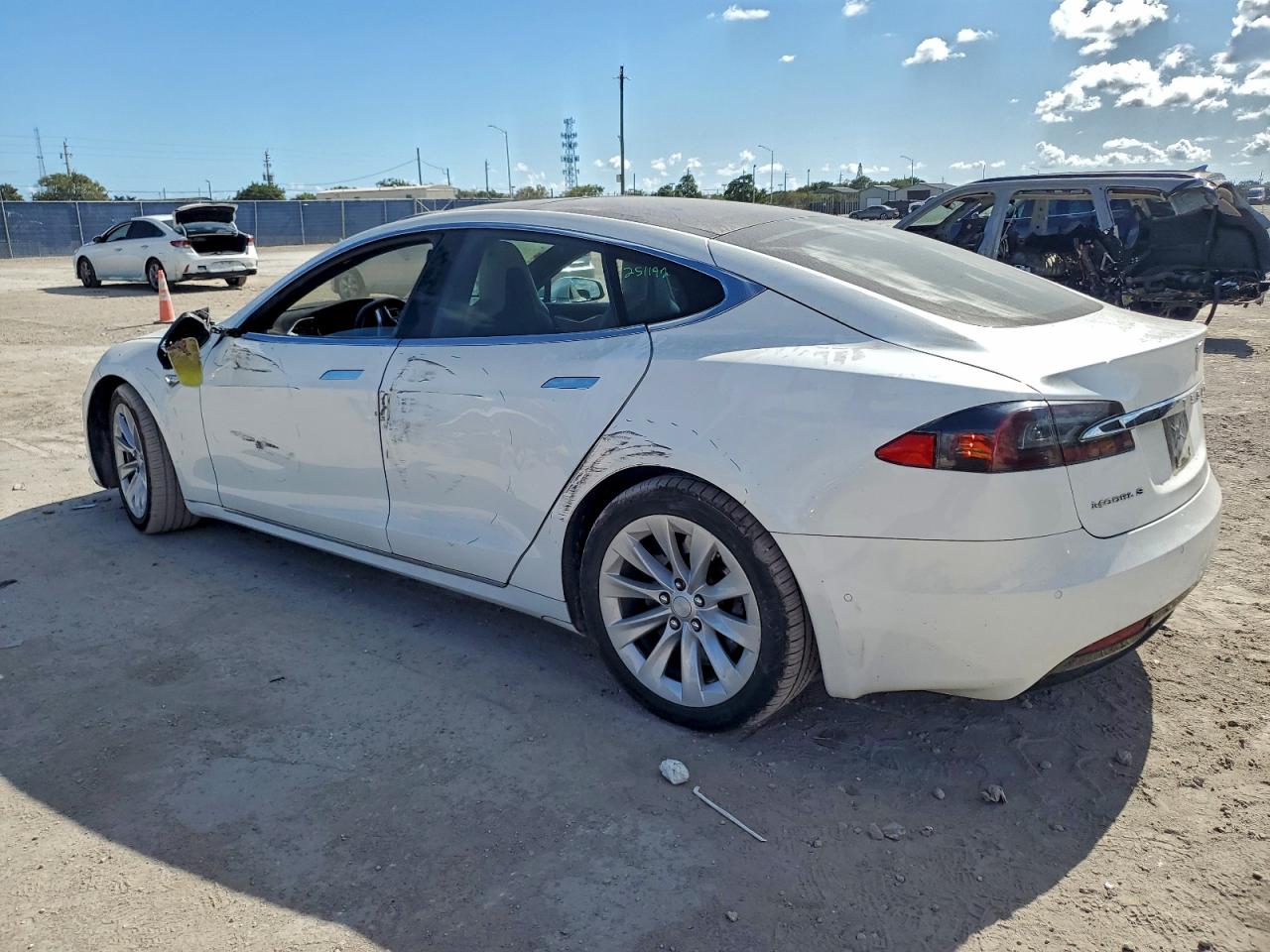 Tesla Model S Image 12