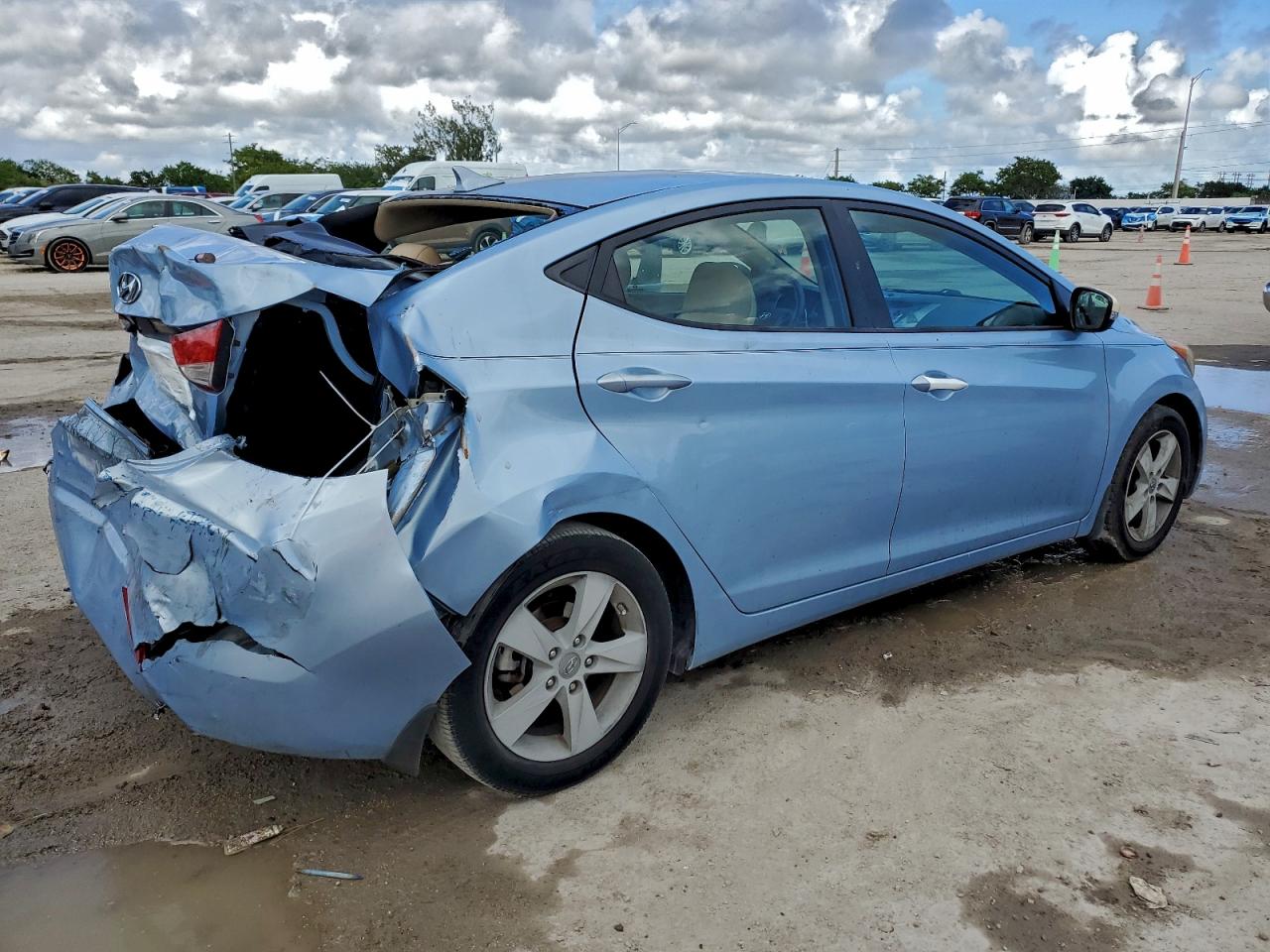 Hyundai ELANTRA Gls Image 8