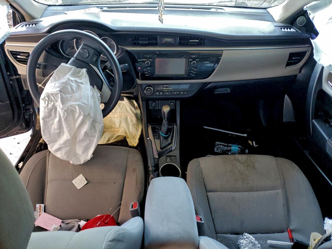 Toyota Corolla L Image 8