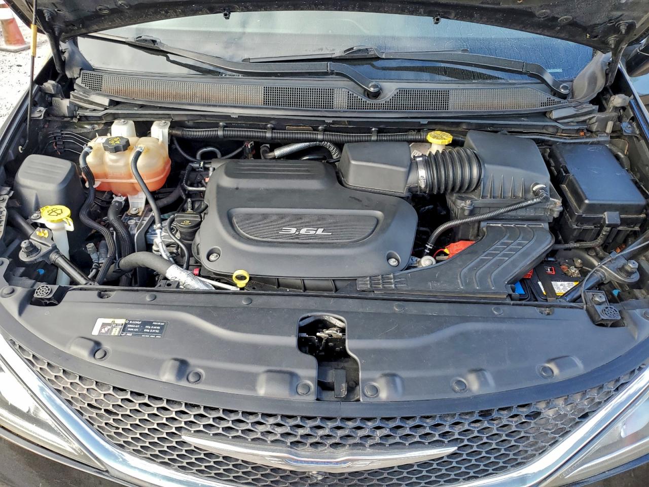 Chrysler Pacifica Touring L Plus Image 10