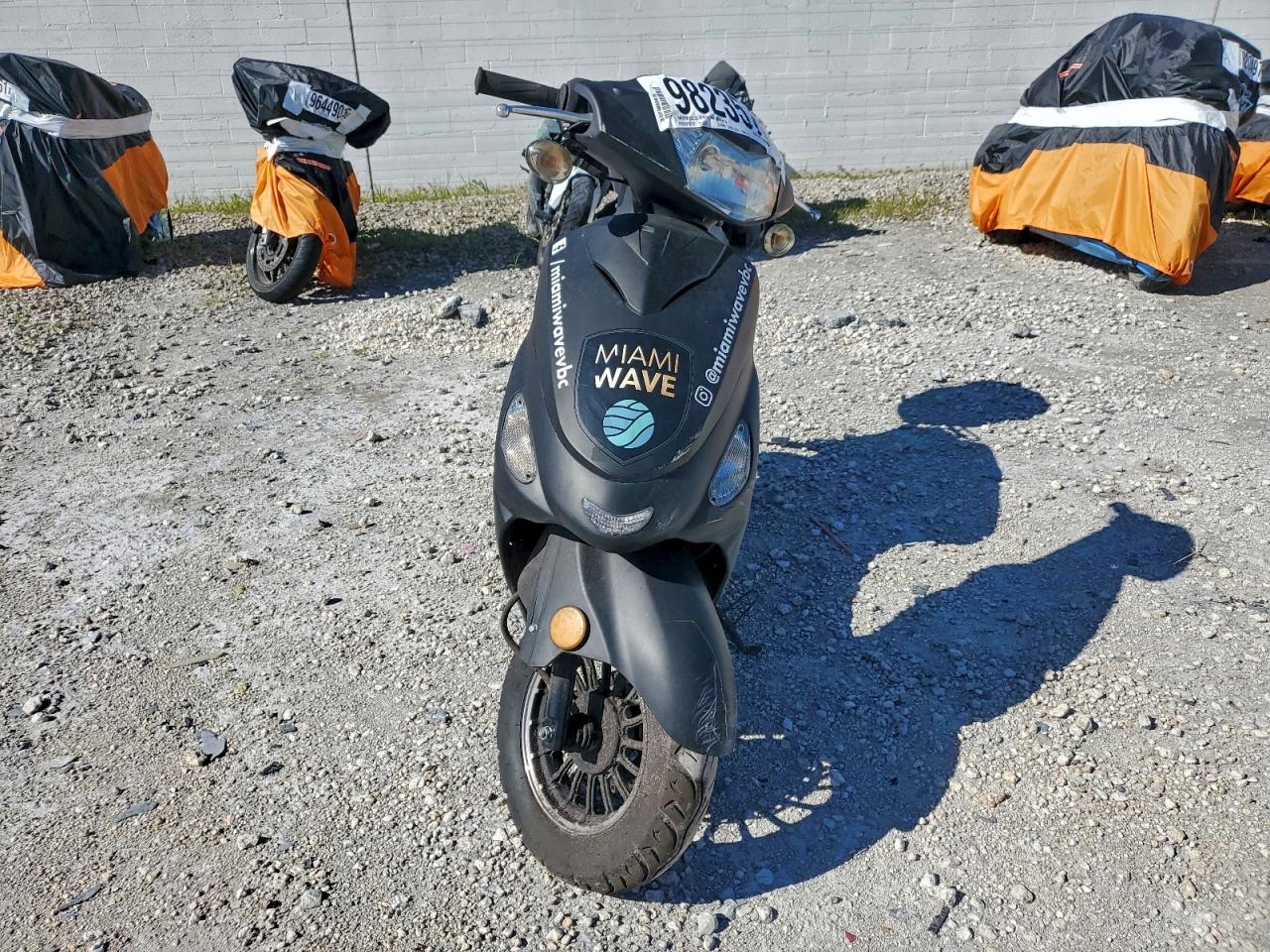 Other Scooter Image 4