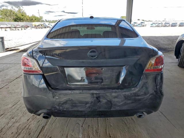 Nissan Altima 2.5 Image 9