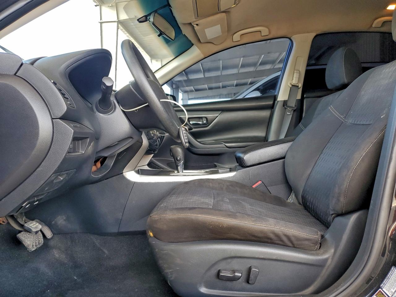 Nissan Altima 2.5 Image 6