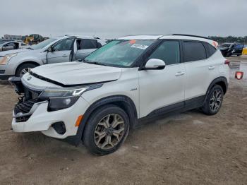  Salvage Kia Seltos