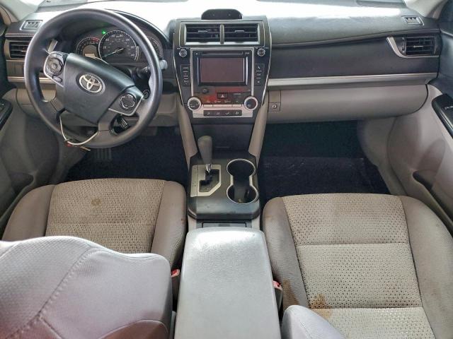Toyota Camry L Image 8