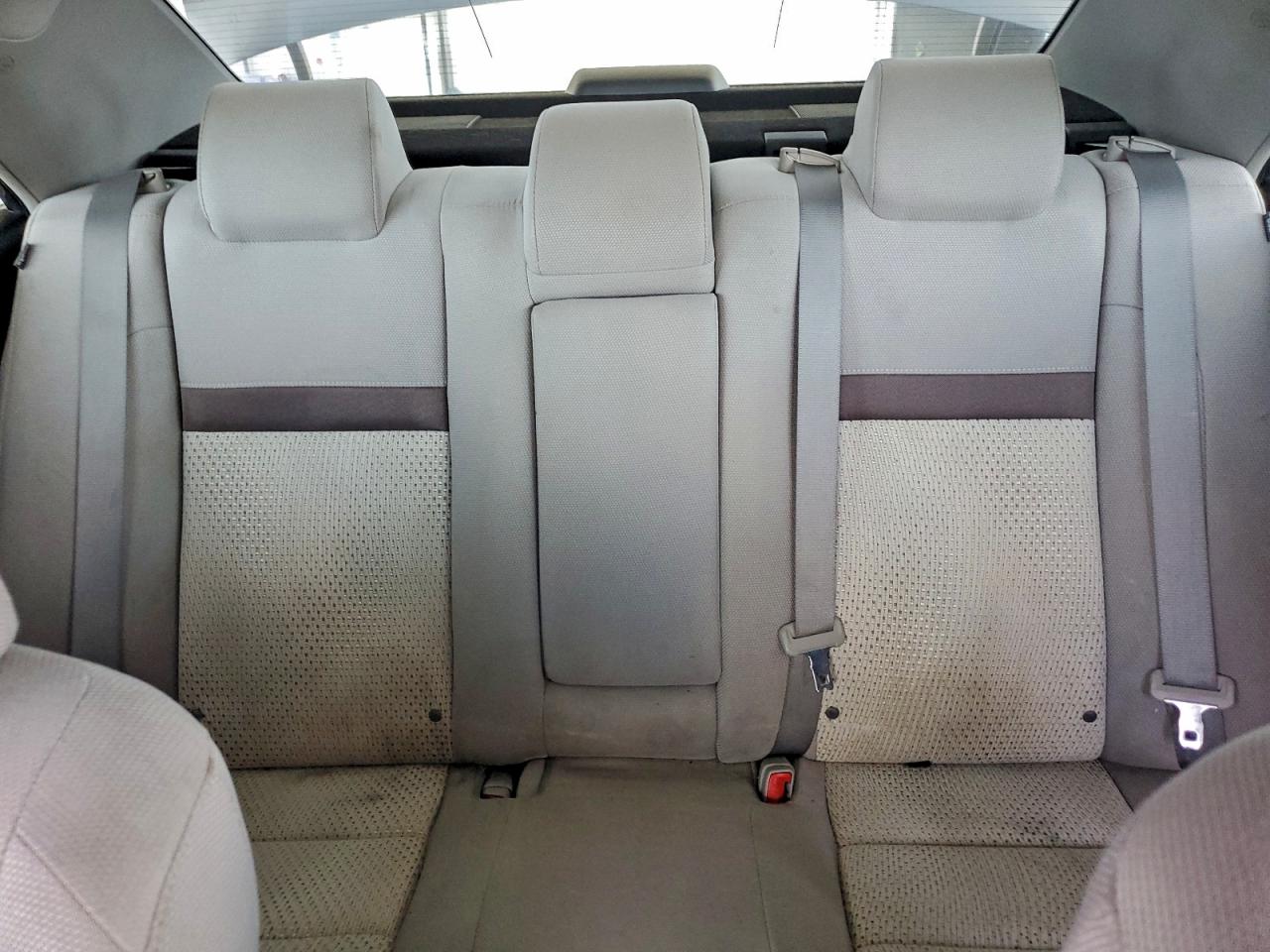 Toyota Camry L Image 12