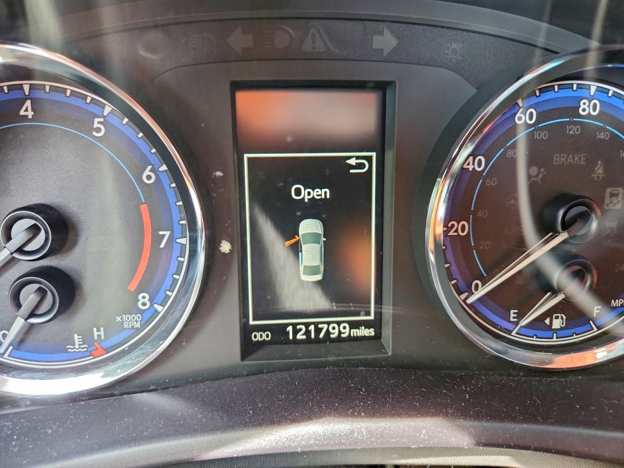 Toyota Corolla L Image 4