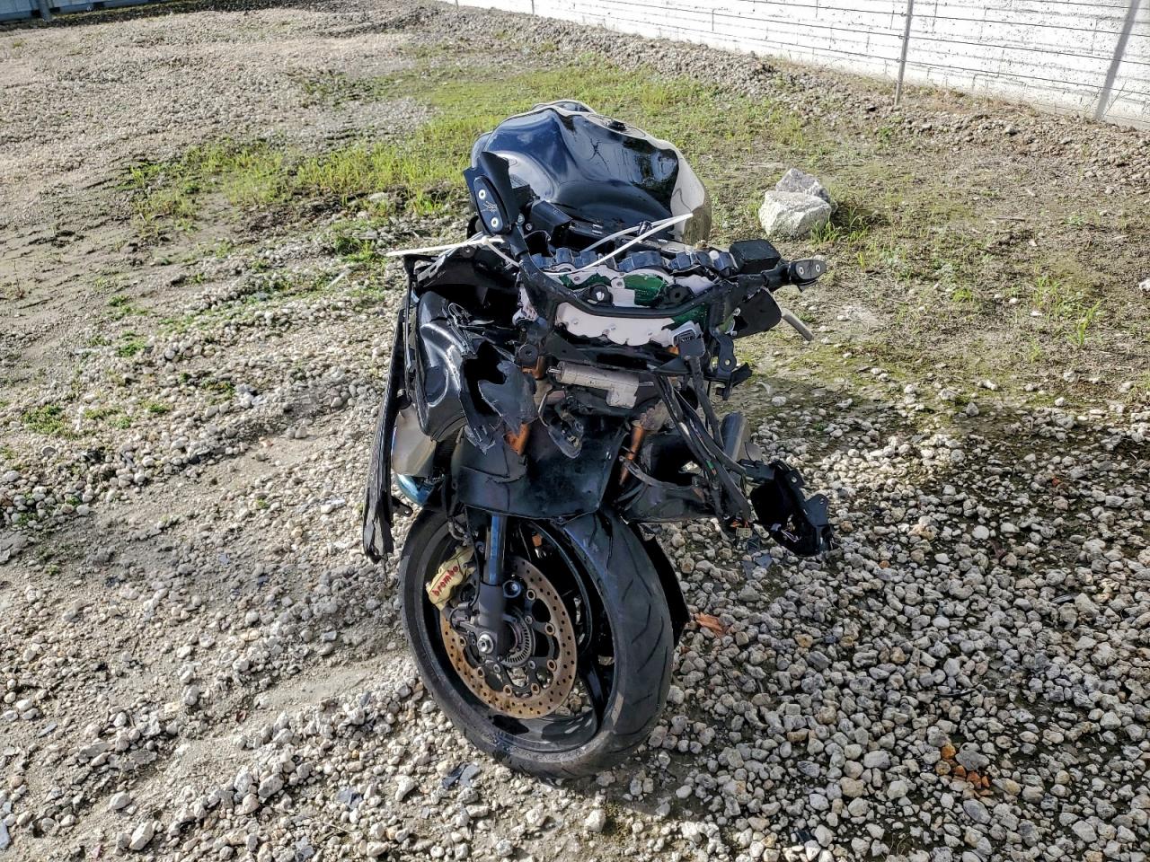 Suzuki Gsx1300 Ra Image 9