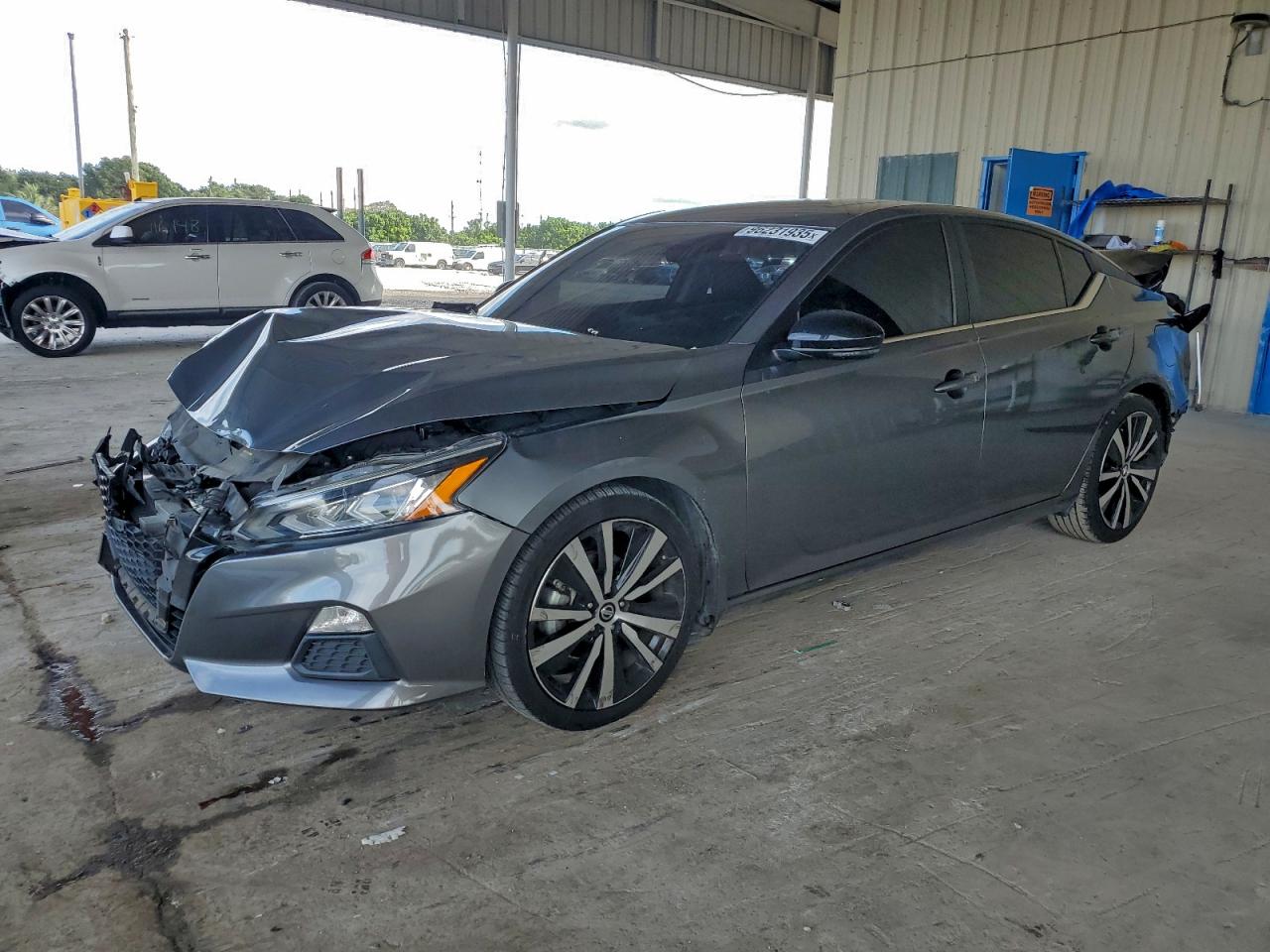 Nissan Altima Sr Image 1