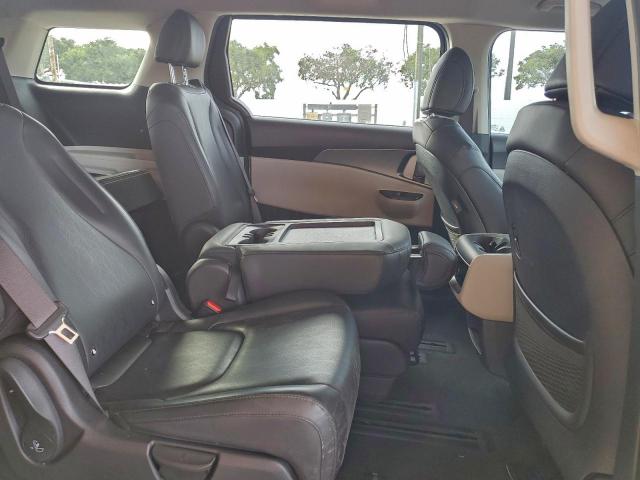Kia Carnival Lx Image 7