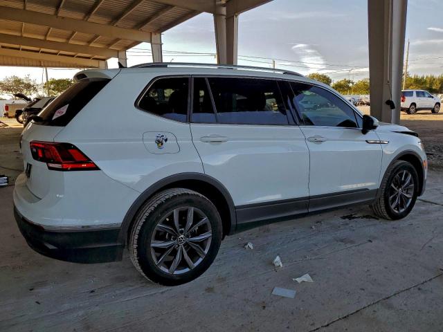 Volkswagen Tiguan Se Image 8
