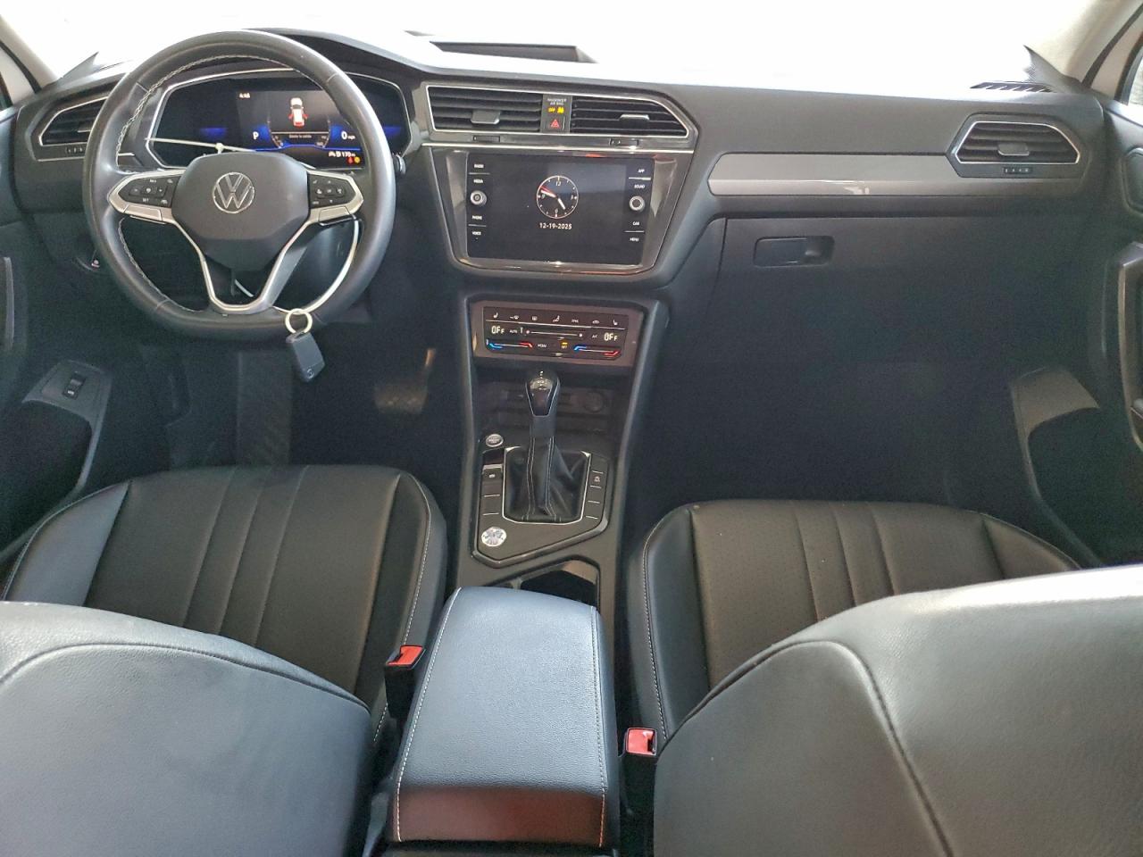 Volkswagen Tiguan Se Image 6