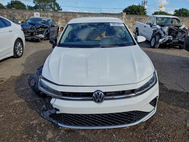 Volkswagen Jetta S Image 8