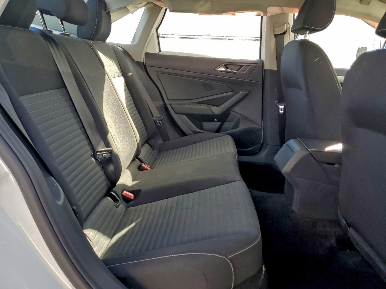 Volkswagen Jetta S Image 13