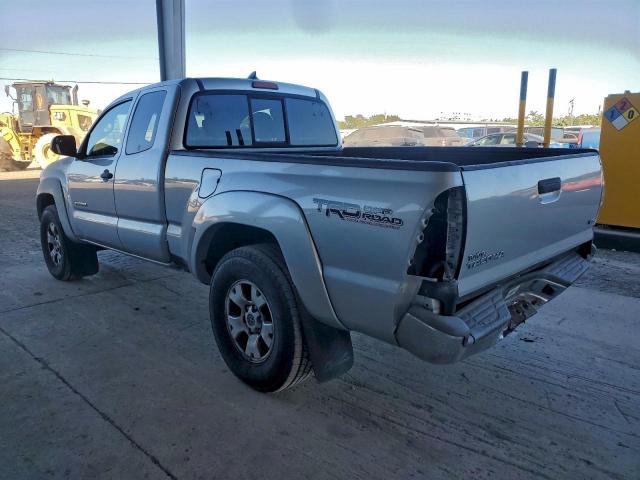 Toyota Tacoma Image 12