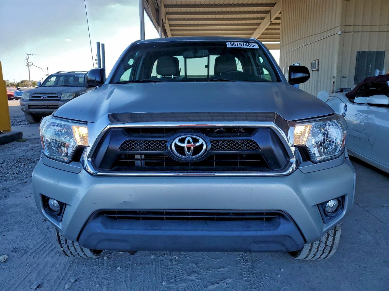 Toyota Tacoma Image 3