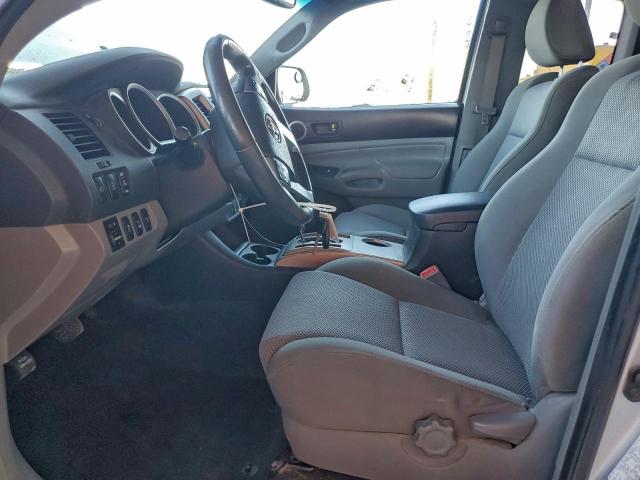 Toyota Tacoma Image 5