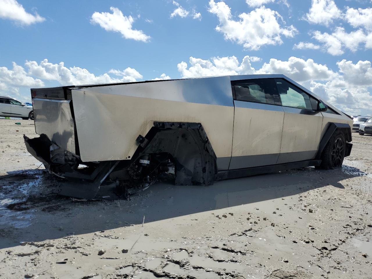 Tesla Cybertruck Image 12