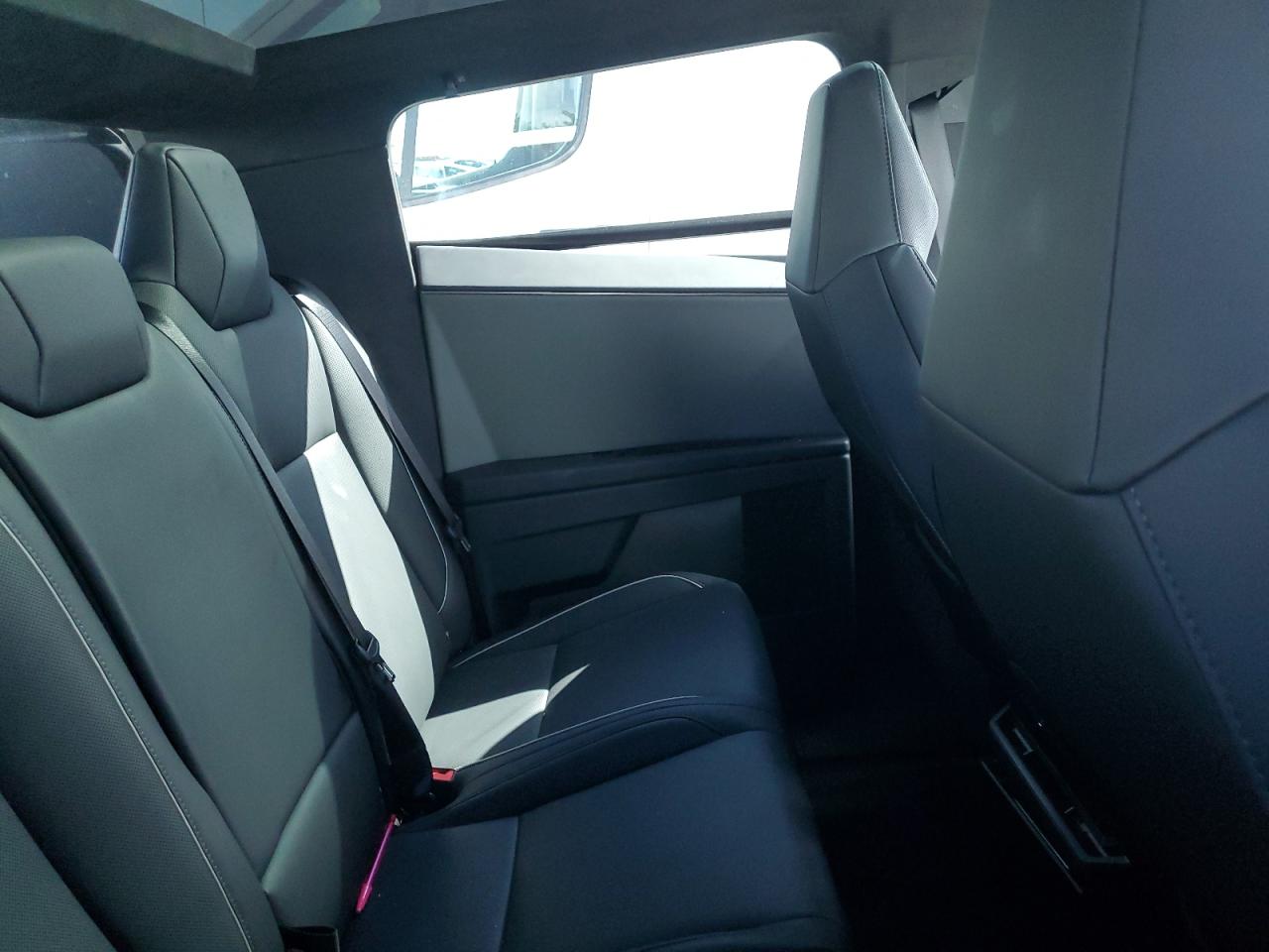 Tesla Cybertruck Image 10