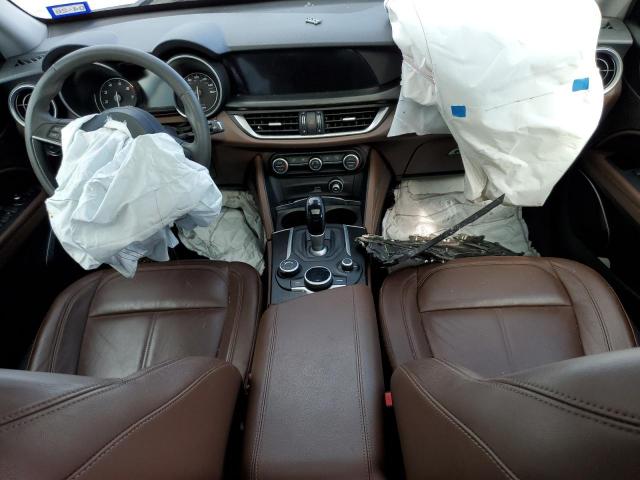 Alfa Romeo Stelvio Image 8