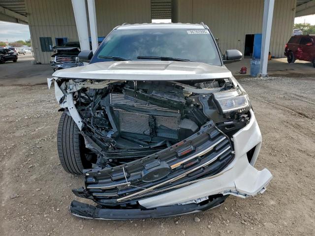 Ford Explorer Active Image 12