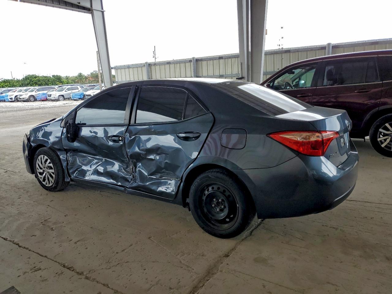 Toyota Corolla L Image 4