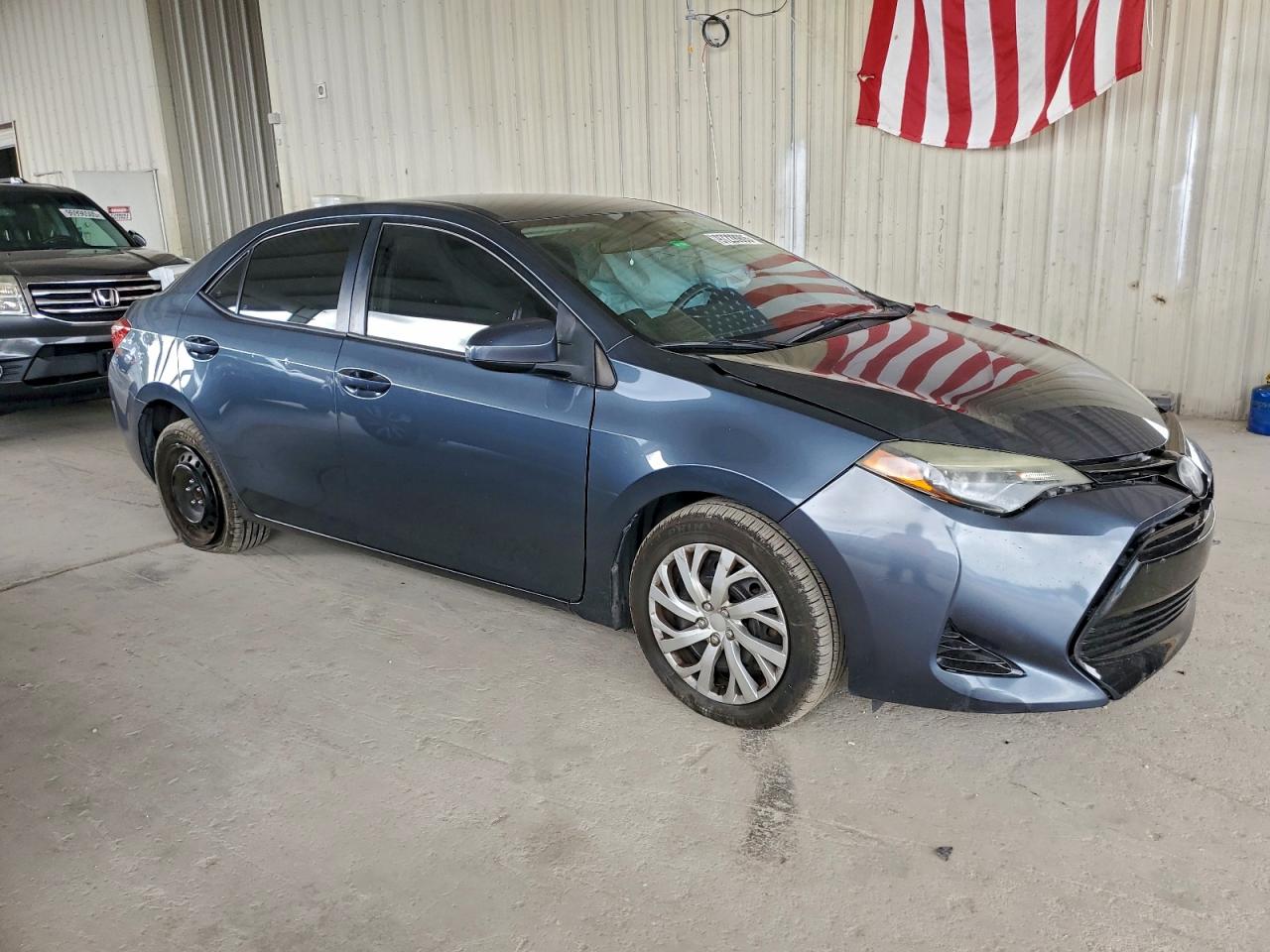 Toyota Corolla L Image 7